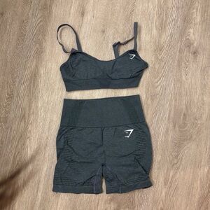 Gymshark Set!! Vital Seamless Shorts & Bra Bundle, size XS, gray